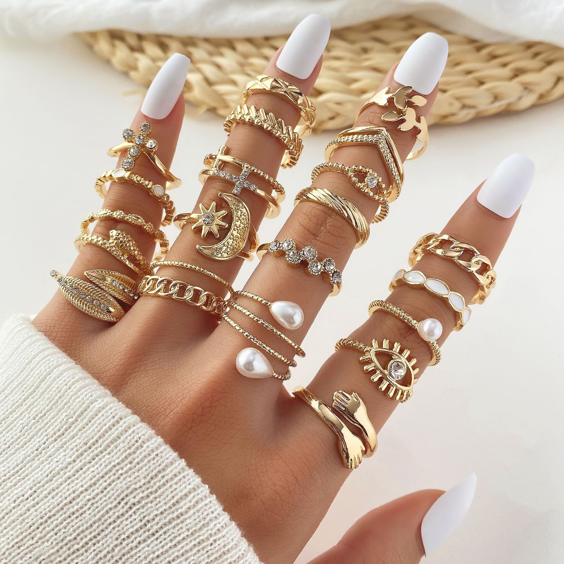 Gold Enamel Daisy Ring